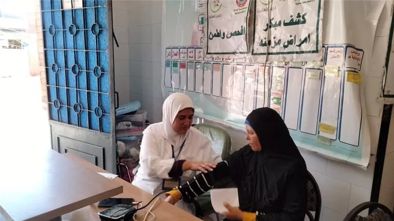 فحص 1404 مواطن خلال القافلة الطبية المجانية بقرية الزهراء بكفرالشيخ 