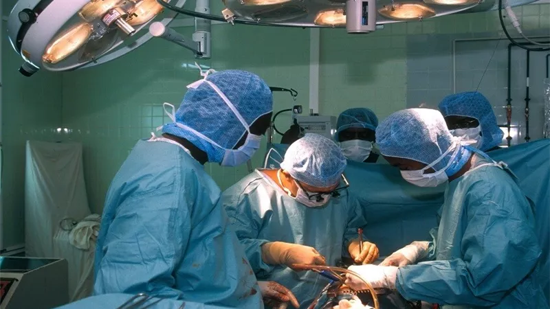 جامعة أومسك الطبية تبتكر طريقة لزراعة القلب دون إيقافه أو تبريده