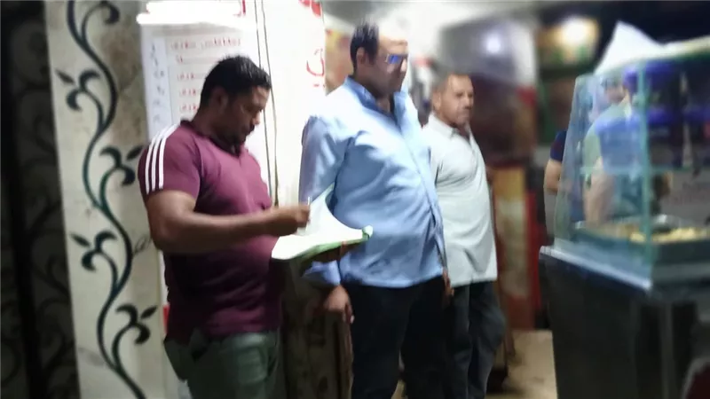 إغلاق مطعم في إطسا بالفيوم بسبب حالات اشتباه تسمم غذائي  
