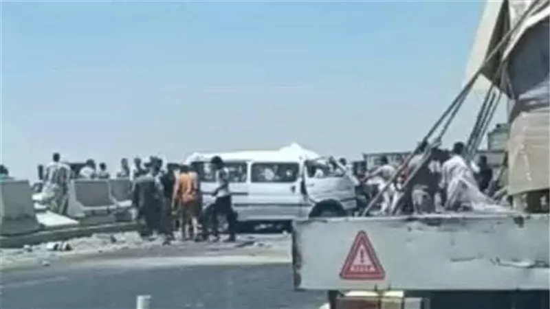 وفاة شخص وإصابة 16 آخرين في حادث تصادم ميكروباصين بالشرقية