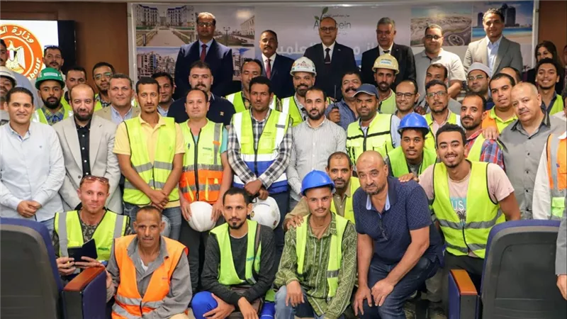 وزير العمل ومحافظ مرسى مطروح يفتتحان ندوة تثقيفية للتوعية بمواد قانون العمل