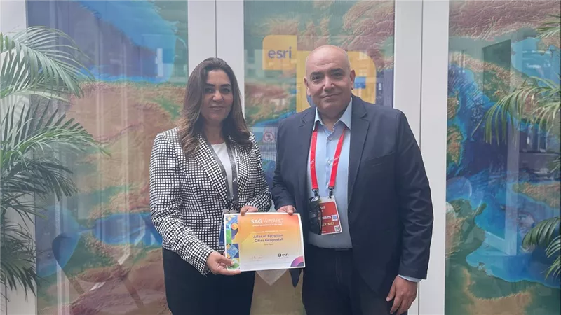 وزيرة التنمية المحلية تلتقي رئيس الاستراتيجيات الدولية بشركة Esri العالمية