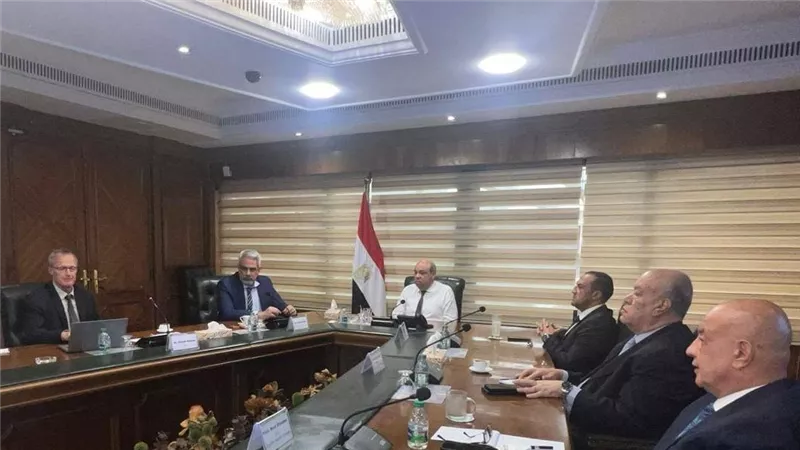 وزير الطيران: حريصون على توسيع التعاون مع 