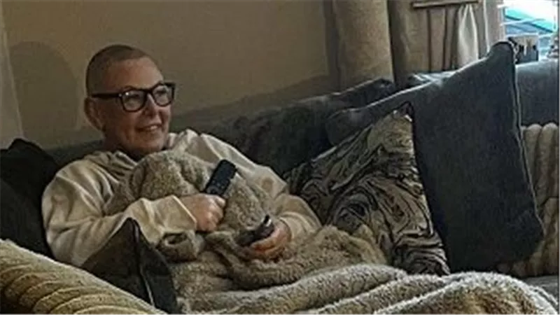 في 6 خطوات سحرية..كيف حافظت امرأة مصابة بالسرطان في الـ54 من عمرها على شبابها 