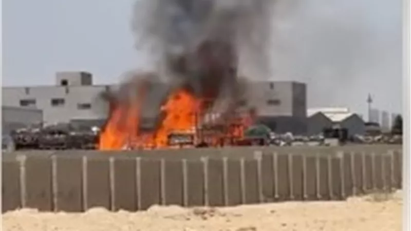 الحماية المدنية تسيطر على حريق مخزن قطع غيار سيارات بأكتوبر 