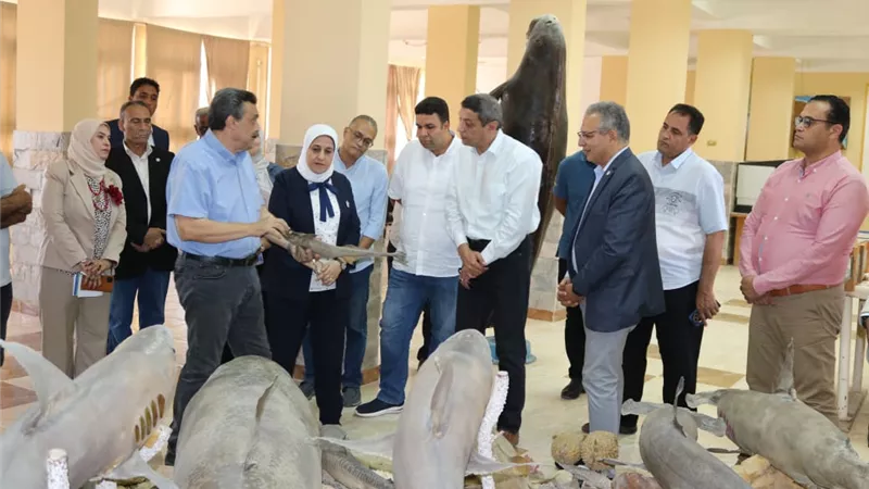 محافظ السويس في جولة تفقدية بالمعهد القومي لعلوم البحار والمصايف
