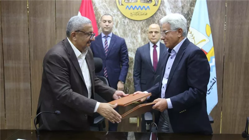 محافظ كفرالشيخ يشهد توقيع عقد المحطة الأولى لتحسين مياه مصرف كتشنر