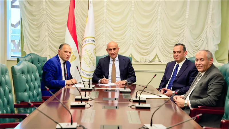 بالصور والأسماء  .. أوائل الثانوية العامة النظام القديم والحديث 2025