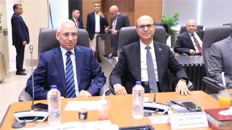  وزير التعليم العالي: تقديم المنح الدراسية بالجامعات الأهلية للطلاب المتفوقين