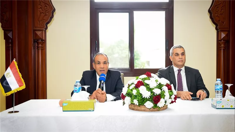 وزير الخارجية يستعرض مع أعضاء الجالية بنيجيريا مبادرات دعم المصريين بالخارج