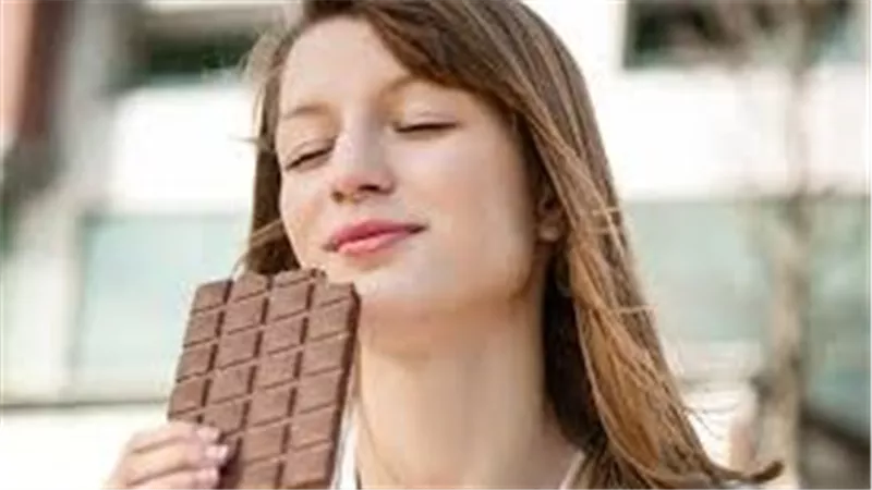 فوائد الشوكولاته الداكنة: 7 أسباب صحية تجعلك تتناولها يوميًا  