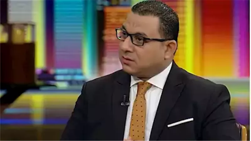 خبير: انخفاض الدولار أمام الجنيه ليس حرًّا والأموال الساخنة ستحدد سقف التراجع