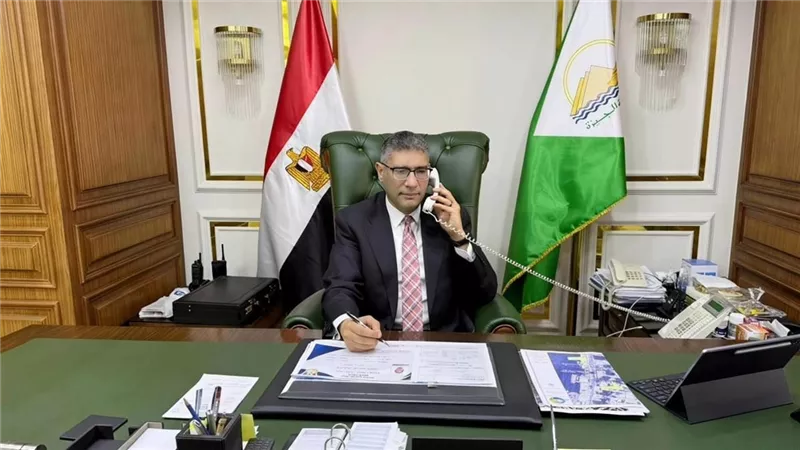محافظ الجيزة يهنئ أوائل الثانوية العامة من أبناء المحافظة هاتفيًّا