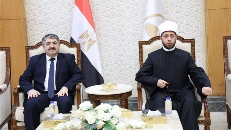 وزير الأوقاف يستقبل رئيس الجالية الأذربيجانية بمصر ويؤكد عمق العلاقات الثنائية