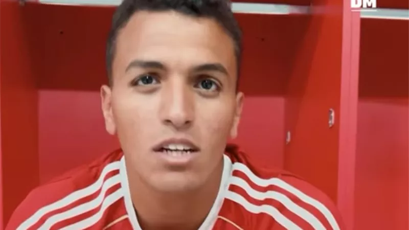 مدافع الأهلي الجديد يكشف سر الـ 96% في الثانوية العامة