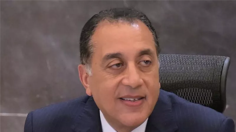  اجتماعات اللجنة العليا.. رئيس الوزراء يستقبل نظيرته التونسية بمطار القاهرة