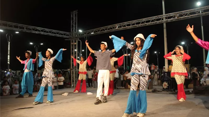 افتتاح ليالي صيف السويس الفنية بممشى أهل السويس وسط حضور جماهيري واسع