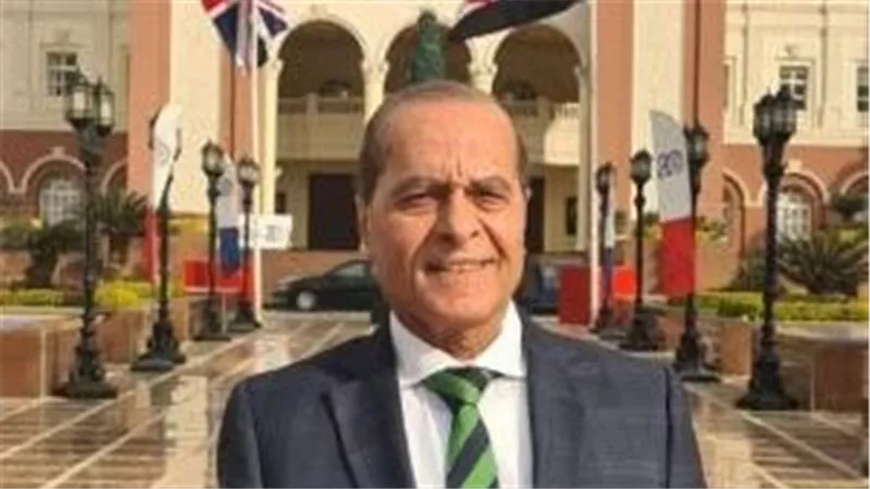 الجامعة البريطانية تهنئ الدكتور محمد إسماعيل لحصوله على جائزة الدولة للرواد