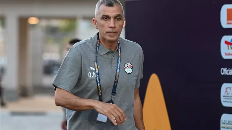 بعد فضيحة تشيلي.. اتحاد الكرة يوافق على رحيل أسامة نبيه