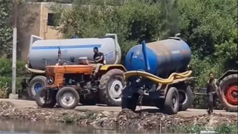 كارثة صحية بالشرقية.. فيديو يوثق تفريغ «الصرف الصحي» في مجرى مائي 