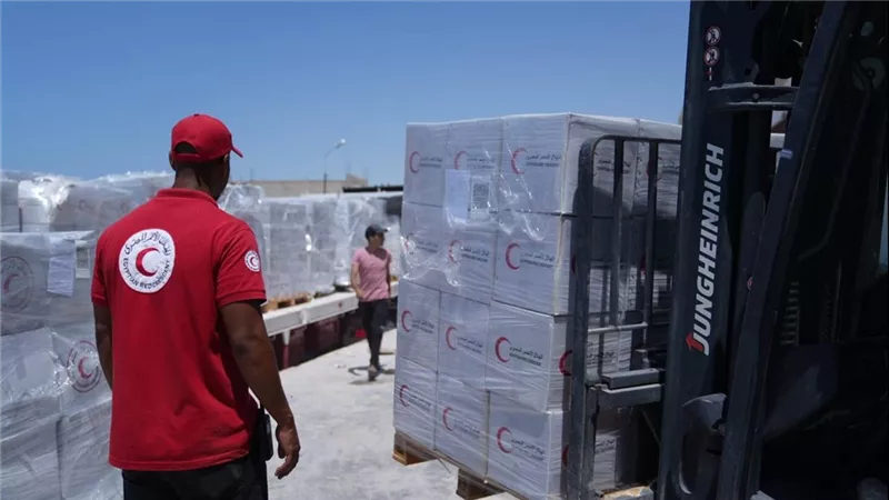 الهلال الأحمر يرفع قدرات التشغيل لتسهيل دخول مساعدات غزة 