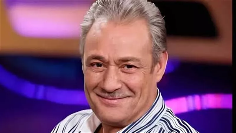 ذكرى وفاة فاروق الفيشاوي .. 4 نساء خطفن قلب الحاوي