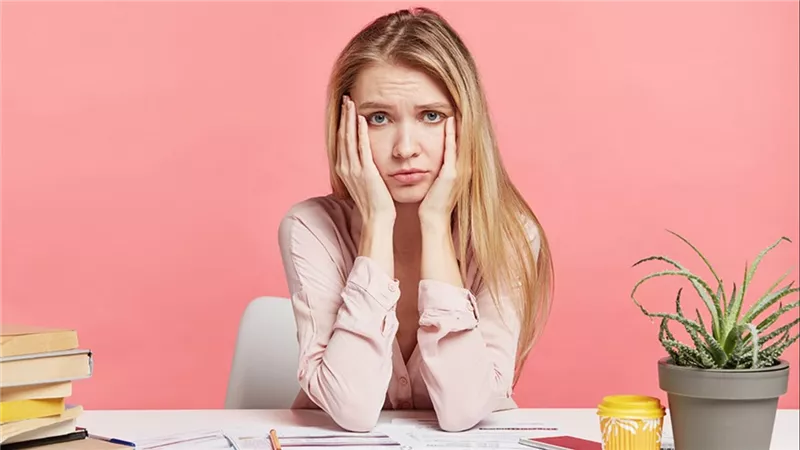 الملل ليس دائمًا سلبيًا.. إليك فوائده النفسية المدهشة  