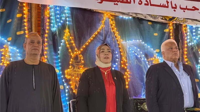 بحضور الآلاف.. مؤتمر حاشد لدعم وفاء رشاد بقرية كرم عمران في قنا