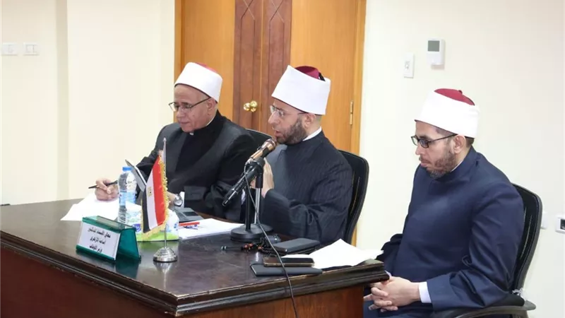 لضبط العمل الدعوي.. وزير الأوقاف يجتمع بمديري المديريات