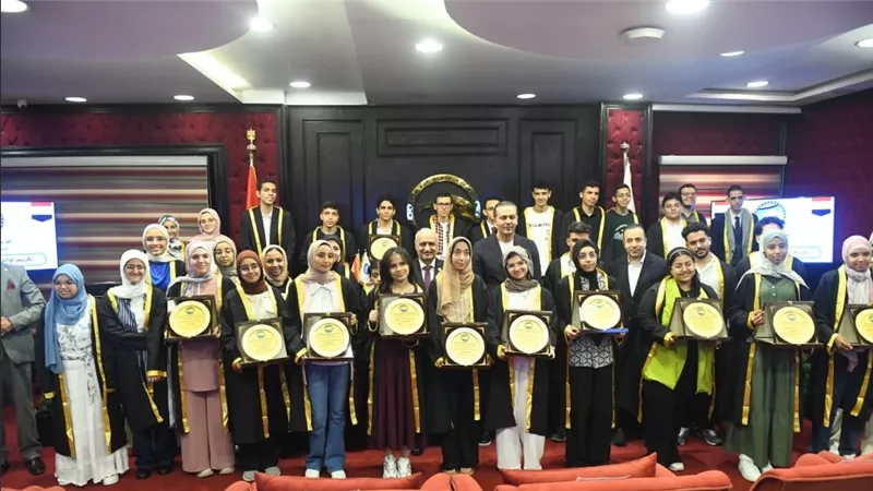 عبد الجواد : تكريم أوائل الثانوية العامة رسالة الحزب بأهمية التعليم