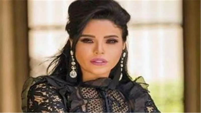 «أدعو لها بالرحمة».. المطربة أمينة تعلن وفاة جدتها
