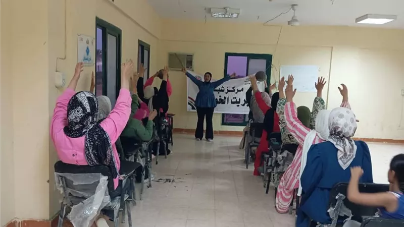 جلسة رياضية توعوية عن صحة المراهقين بمركز شباب كبريت الخواطرة بالسويس