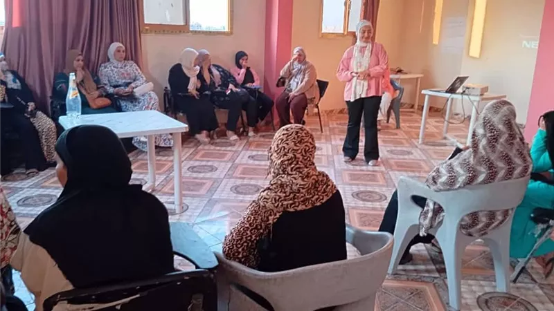 «أندية السكان» في السويس.. مبادرة شبابية لتعزيز الوعي بقضايا الزواج المبكر
