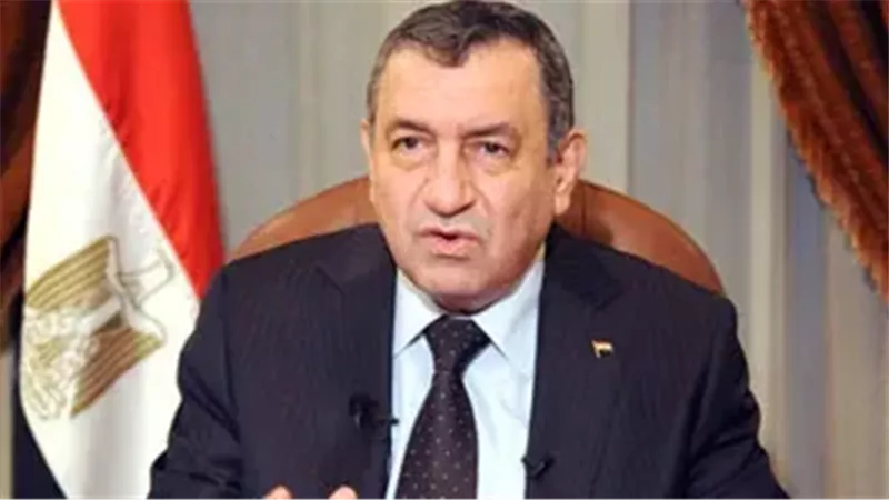 عصام شرف: قيمة الأشياء المادية تتبدل تمامًا عندما ترتبط بالوطن 