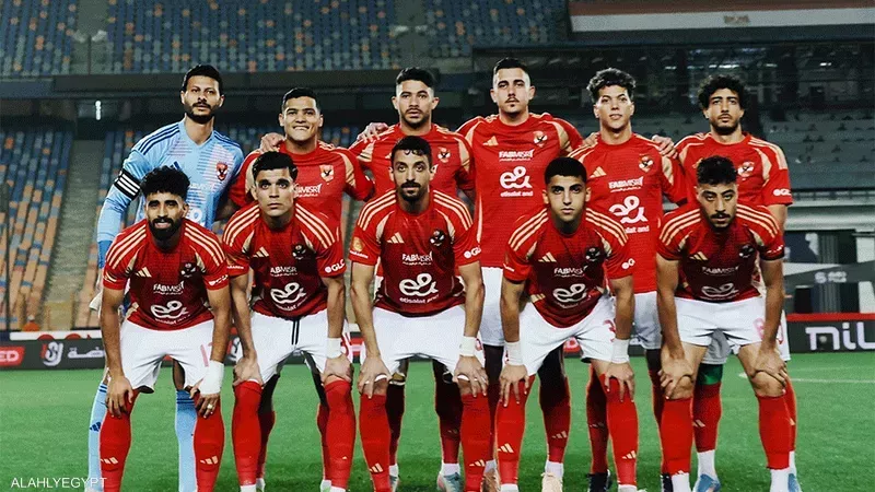 معركة تكسير العظام.. من يحجز مقعده الأساسي مع الأهلي في الموسم الجديد؟ 