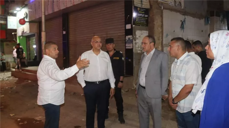 محافظ القليوبية في جولة مفاجئة لمتابعة أعمال النظافة ورفع الإشغالات بالخانكة