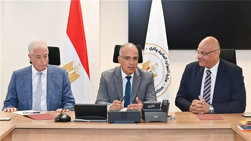وزير الري يستقبل مستشار رئيس الجمهورية ومحافظ القليوبية لمتابعة تطوير الكونيش 