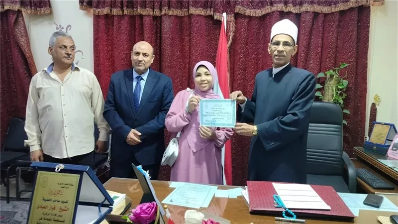 رئيس منطقة القاهرة الأزهرية ووكيلها الثقافى يلتقيان بأوائل الجمهورية