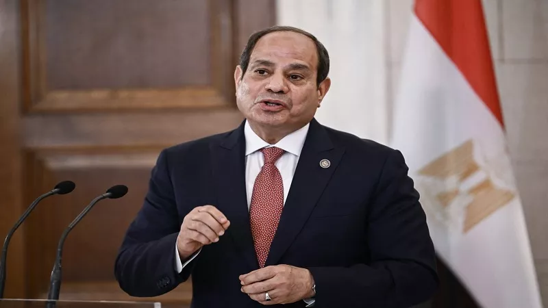 توقيت حساس.. حاتم صابر يوضح رسائل السيسي حول غزة وتفنيد مزاعم التورط