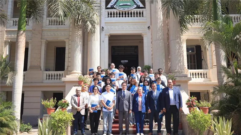 جامعة بنها تختتم زيارة طلاب المدرسة الصيفية بجامعة وسط الصين الزراعية