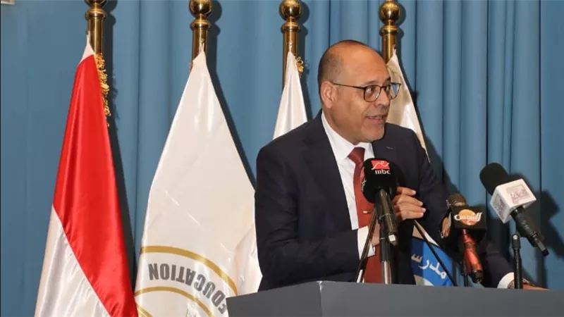 وزير العمل يُشارك في حفل تخرج الدفعة الرابعة لطلاب مدرسة السويدي للتكنولوجيا