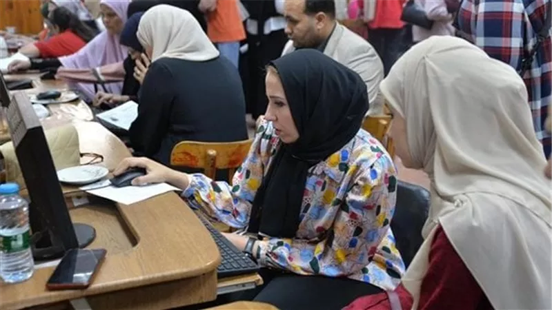 بالحب والإصرار .. أم مصرية تكتب قصة نجاح على أبواب الثانوية العامة