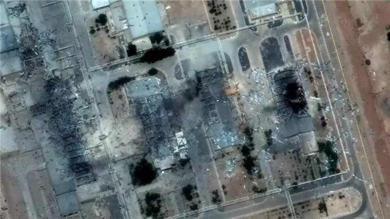 خبير دولي: تحركات إيرانية مشبوهة داخل منشأة نووية شمال أصفهان.. ما القصة؟