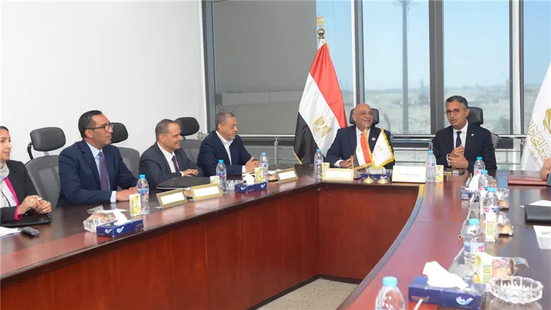 وزارة التموين وجهاز تنمية المشروعات يطلقان خطة تطوير منافذ تجارة التجزئة 