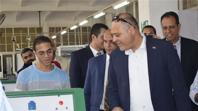 وزير العمل يسلّم شهادات التخرج لـ350 متدربًا من معهد «دون بوسكو» بالإسكندرية