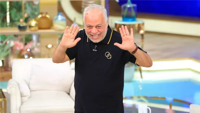 الخميس ..أشرف زكي ومواهب المعهد العالي للفنون المسرحية ضيوف “معكم منى الشاذلي