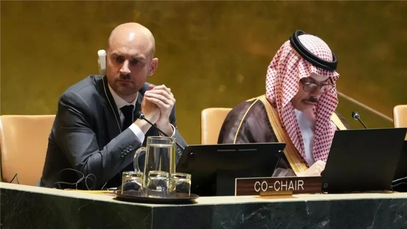  أبرز التصريحات ومواقف الدول خلال اليوم الثاني من مؤتمر حل الدولتين 