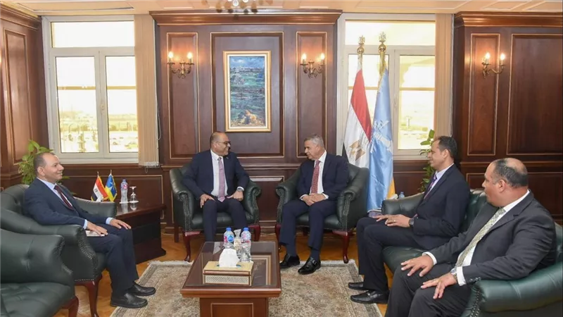 محافظ الإسكندرية يستقبل وزير العمل ويبحثان الملفات ذات الاهتمام المشترك