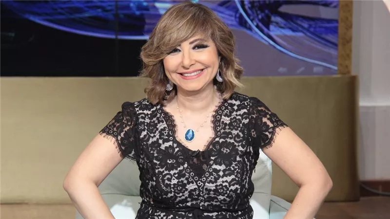 مشهد سخيف.. لميس الحديدي تعلق على تظاهر عدد من السوريين أمس في العاصمة دمشق 