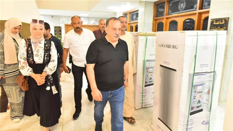 محافظ أسيوط يشهد تسليم أجهزة كهربائية لتجهيز العرائس اليتيمات  